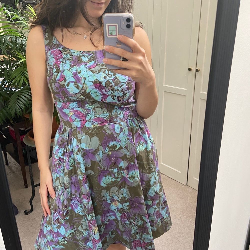 Taylor floral dress w/ pockets 🌸